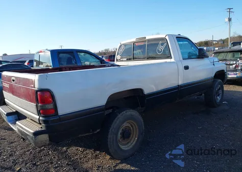 1997 Dodge Ram 2500 Lt z USA, uszkodzony, nr VIN 1B7KF26D0VJ517748